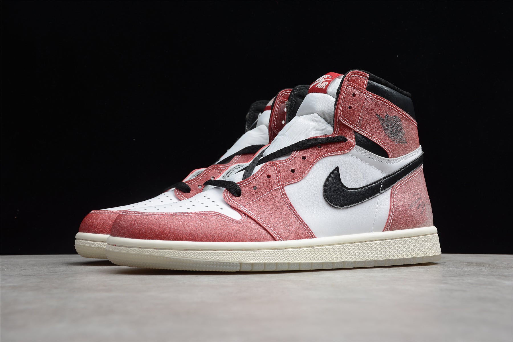 R28 Trophy Room x Air Jordan 1 High OG - Image 3