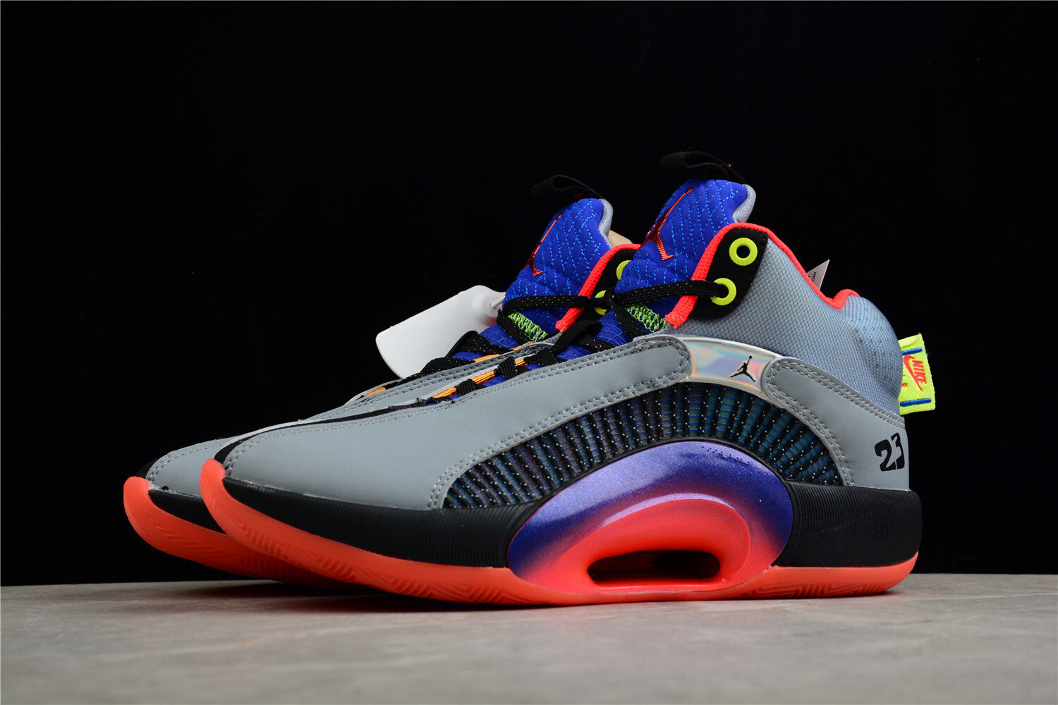 R30 AJ35 "Center of Gravity" DC1493-001 - Image 4