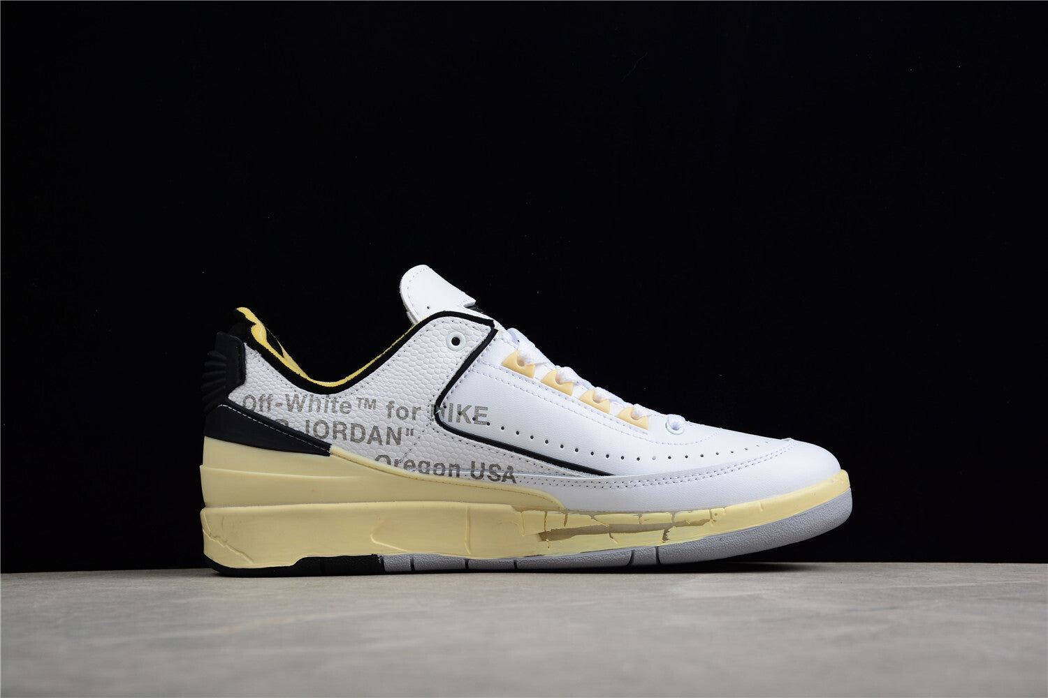R35 Off-White x Air Jordan 2 Low DJ4375-101
