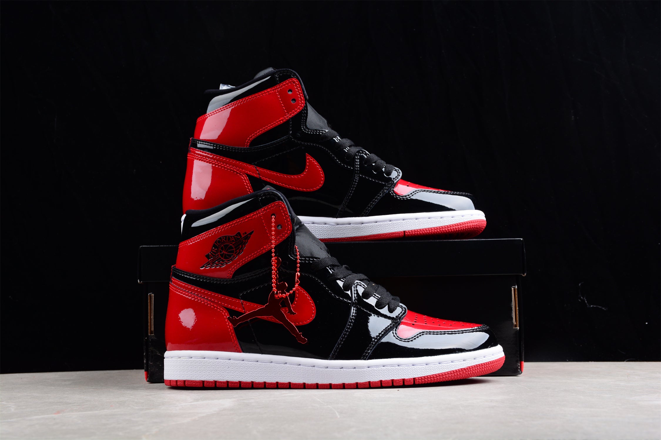 R40 Air Jordan 1 High OG Bred Patent 555088-063 - Image 4