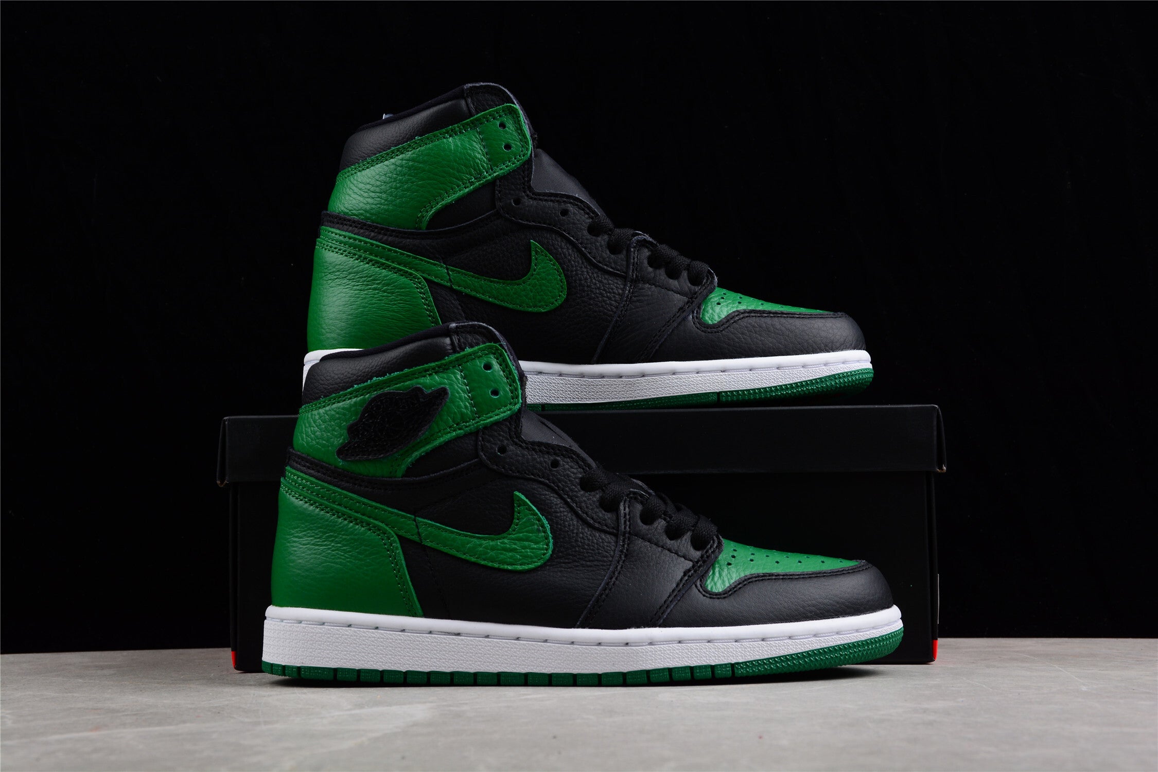 R42 Air Jordan 1 Pine Green OG 555088-030 - Image 3