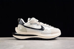 Sacai X VaporWaffle "Nylon Black" DD1875-101