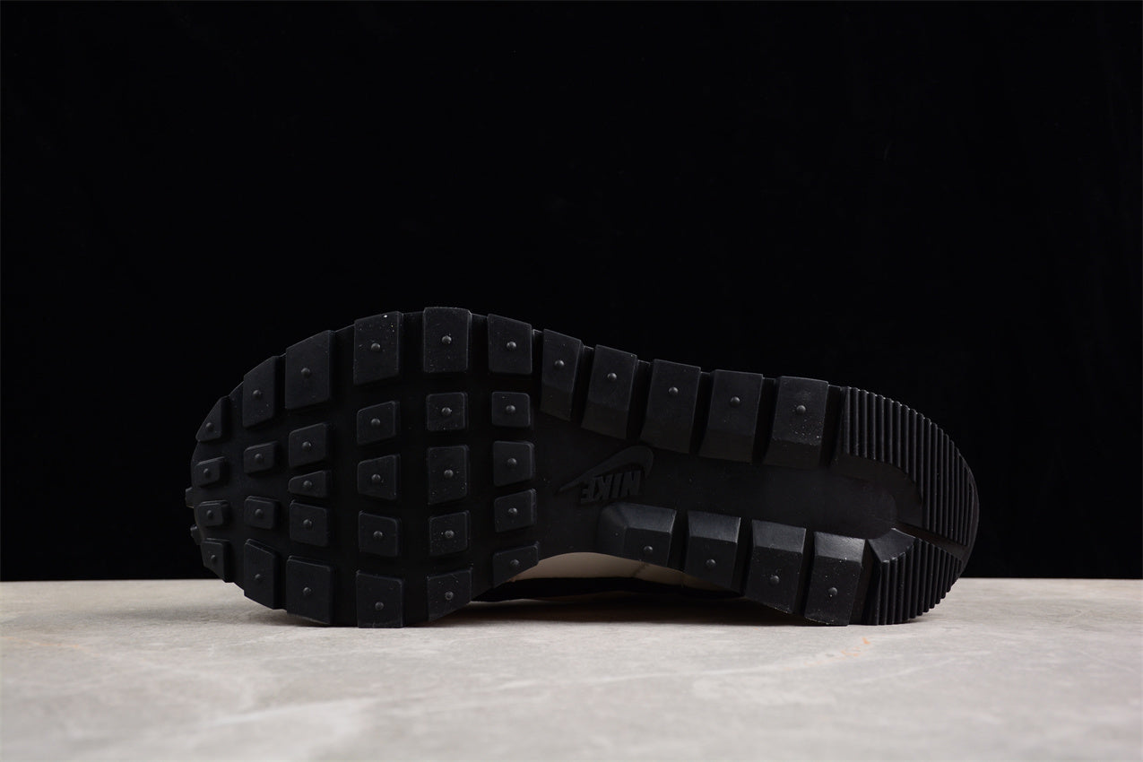 Sacai X VaporWaffle "Nylon Black" DD1875-101 - Image 3