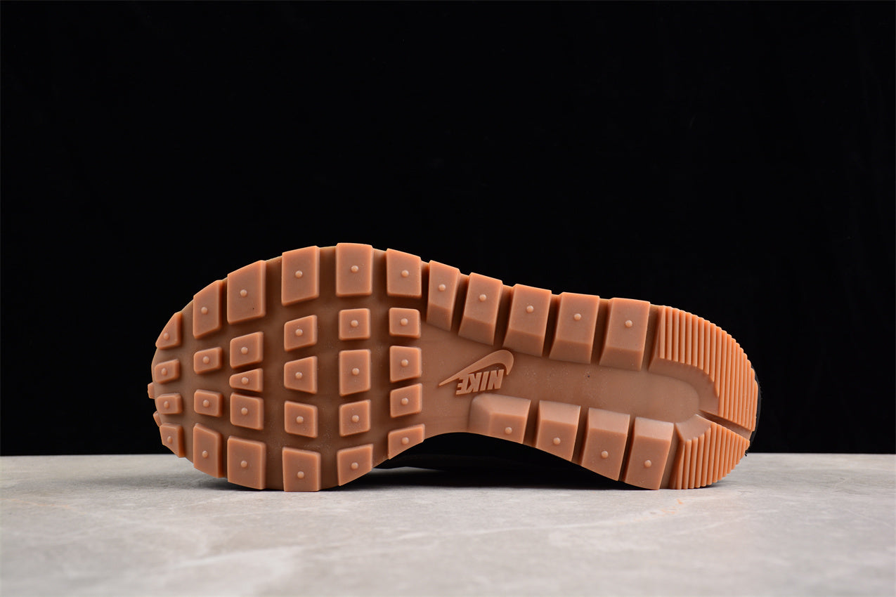 Sacai X VaporWaffle "Nylon Black" DD1875-700 - Image 4
