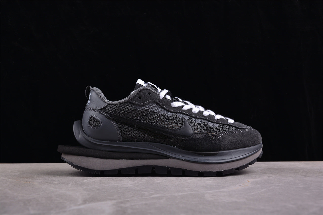 Sacai x Nk VaporWaffle 3.0 CV1363-105