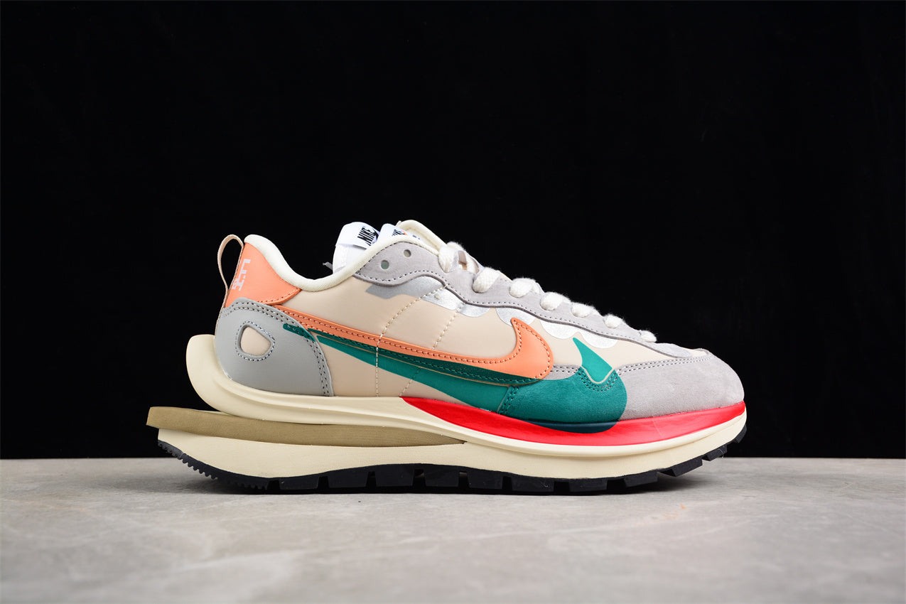 Sacai x Nk VaporWaffle 3.0 DD1875-107