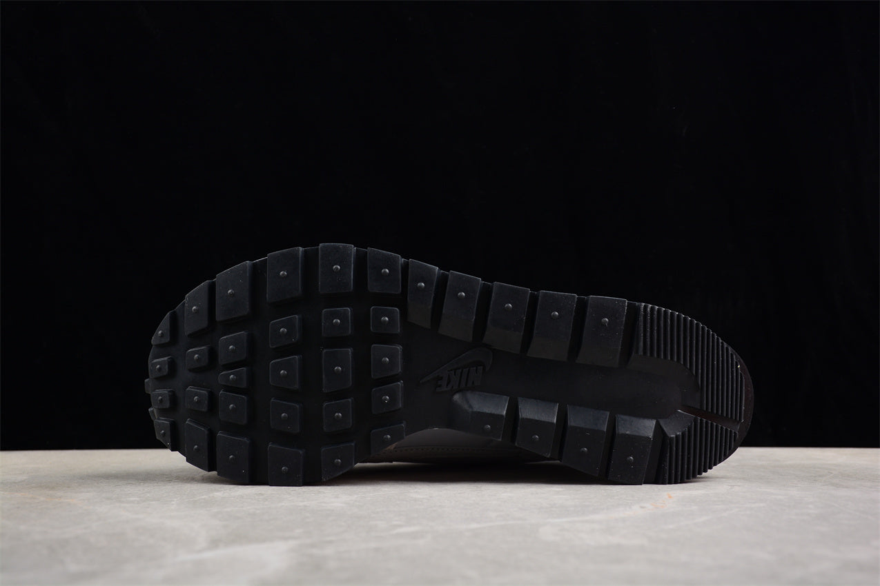 Sacai x Nk VaporWaffle 3.0 DD1875-108 - Image 4