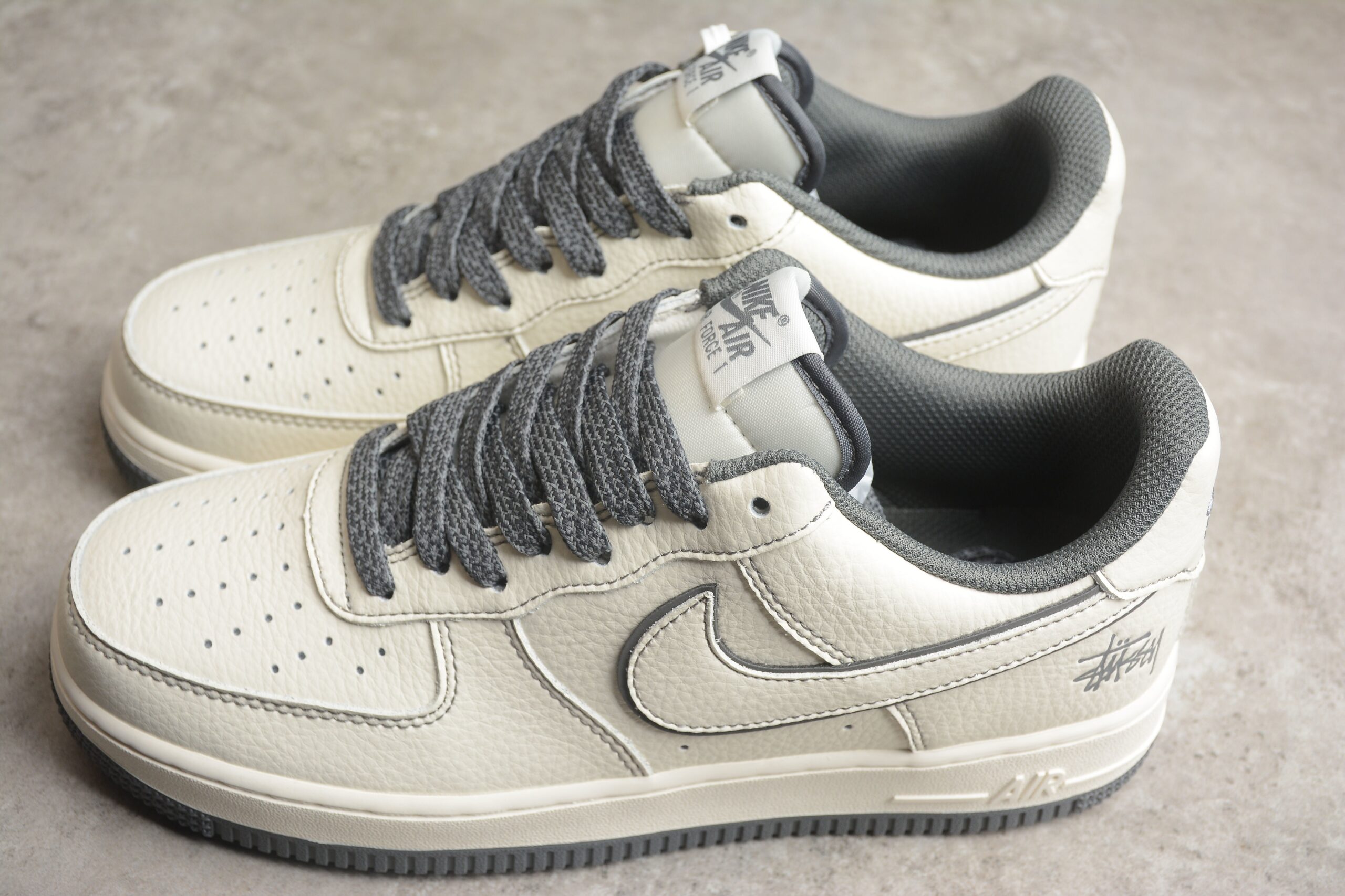 Stussy x Nk Air Force 1'07 Low UN1635-111 - Image 3