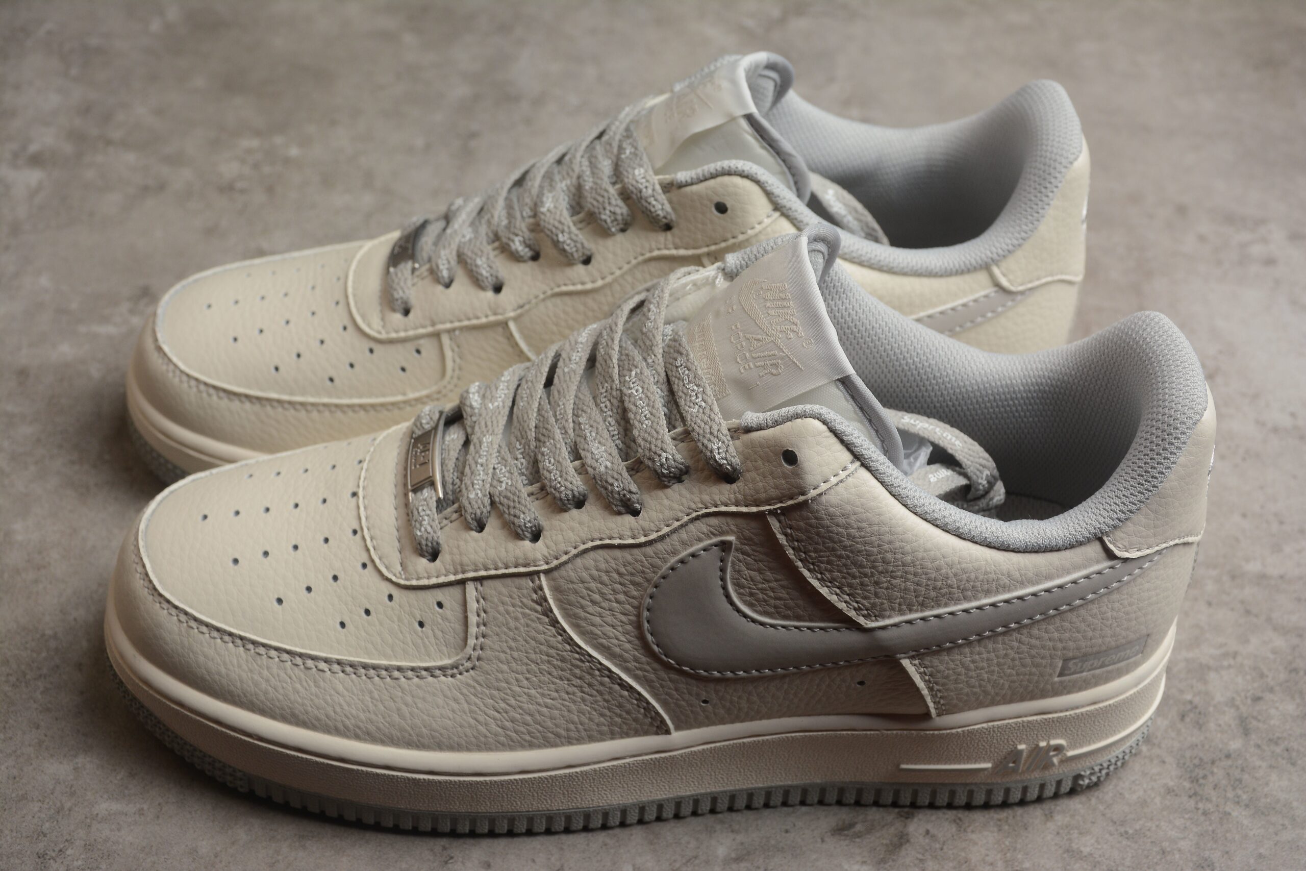 Supreme x Nk Air Force 1'07 Low SU0220-007 - Image 3