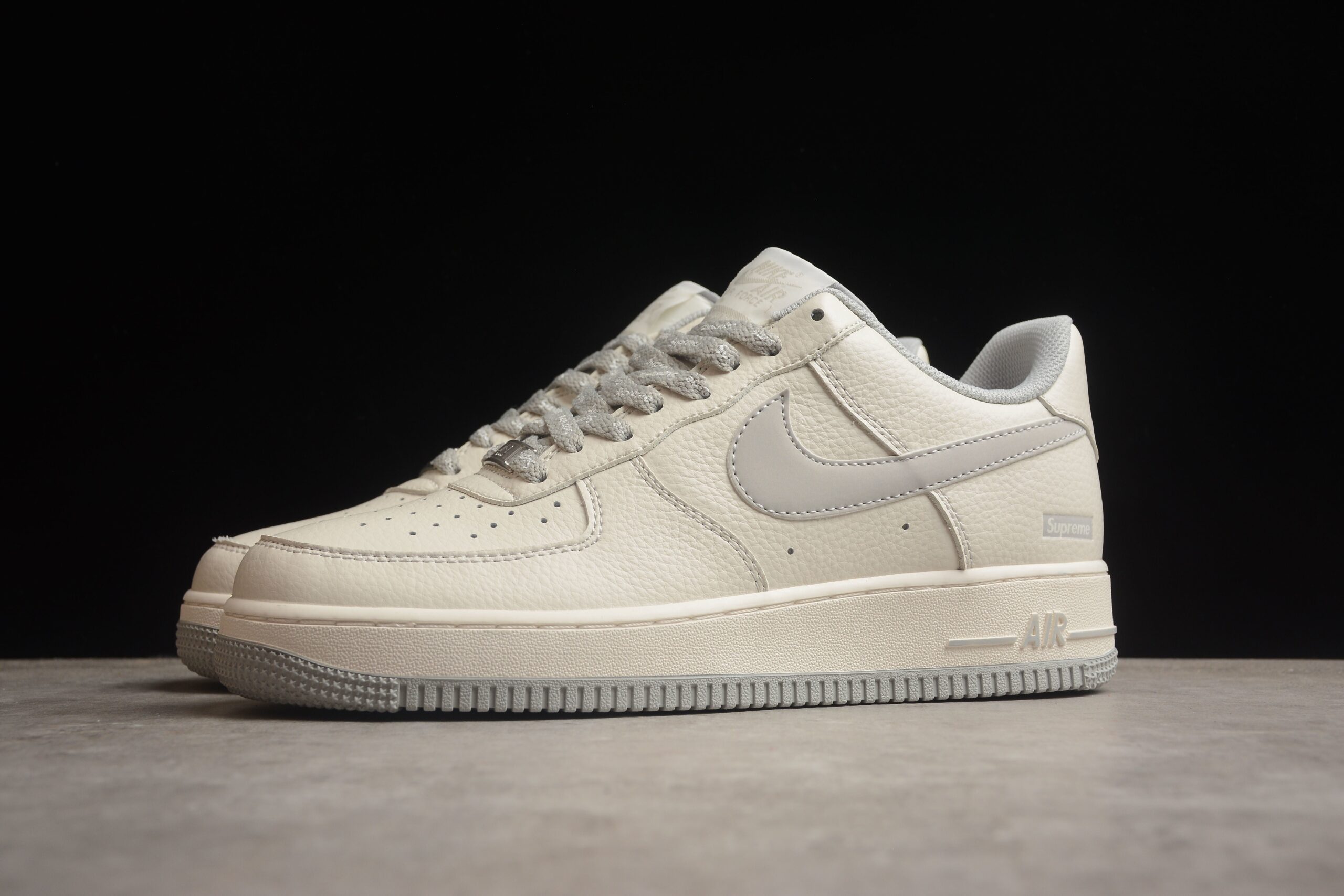 Supreme x Nk Air Force 1'07 Low SU0220-007 - Image 4