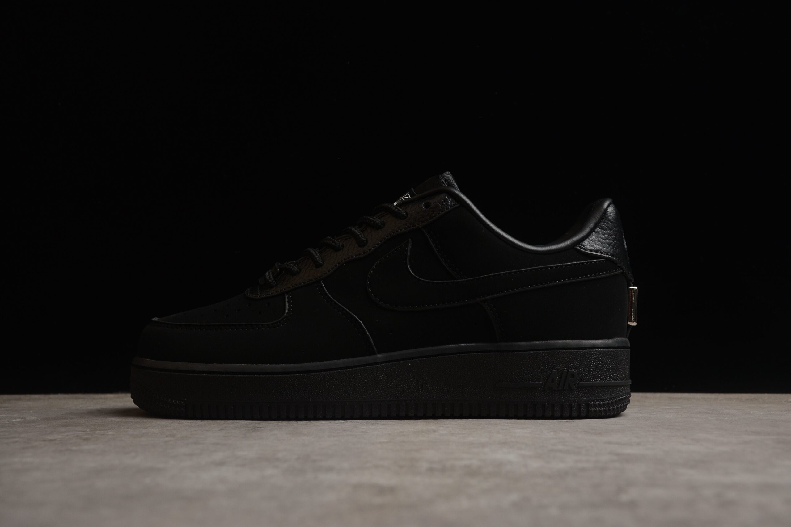 Tiffany & Co. x Nike Air Force 1 Low DZ1382-005 - Image 4