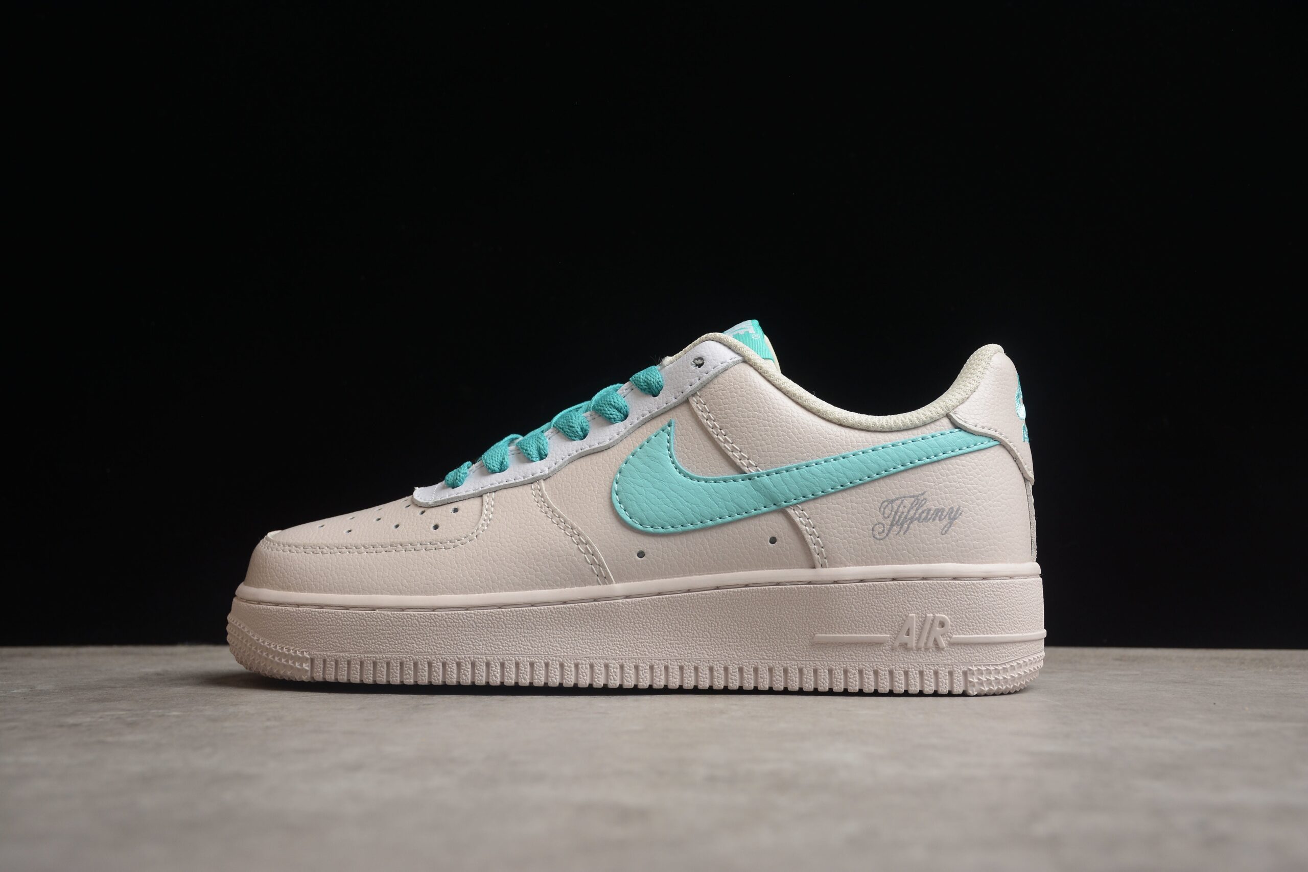 Tiffany & Co. x Nk Air Force 1'07 Low SP "Friends and Family" DZ1382-211 - Image 2