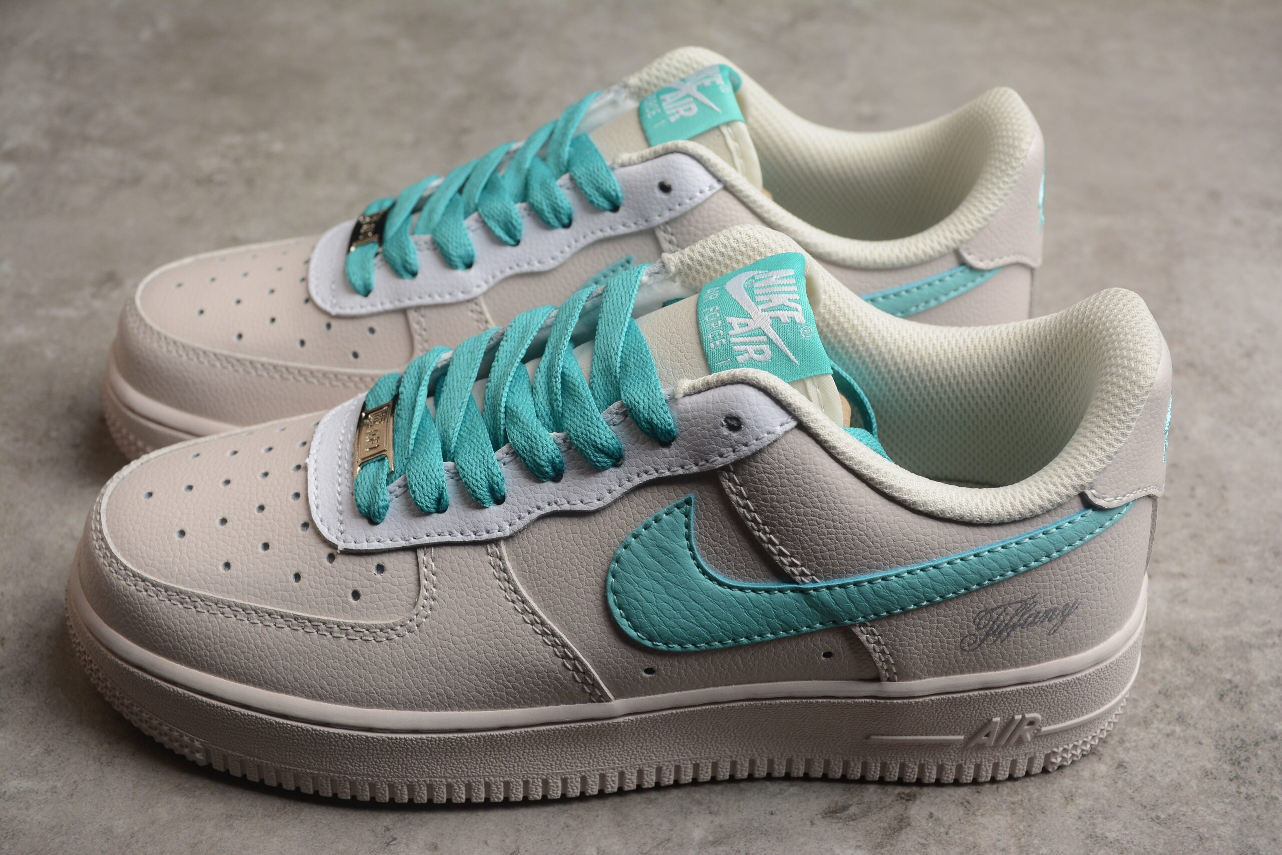 Tiffany & Co. x Nk Air Force 1'07 Low SP "Friends and Family" DZ1382-211 - Image 3
