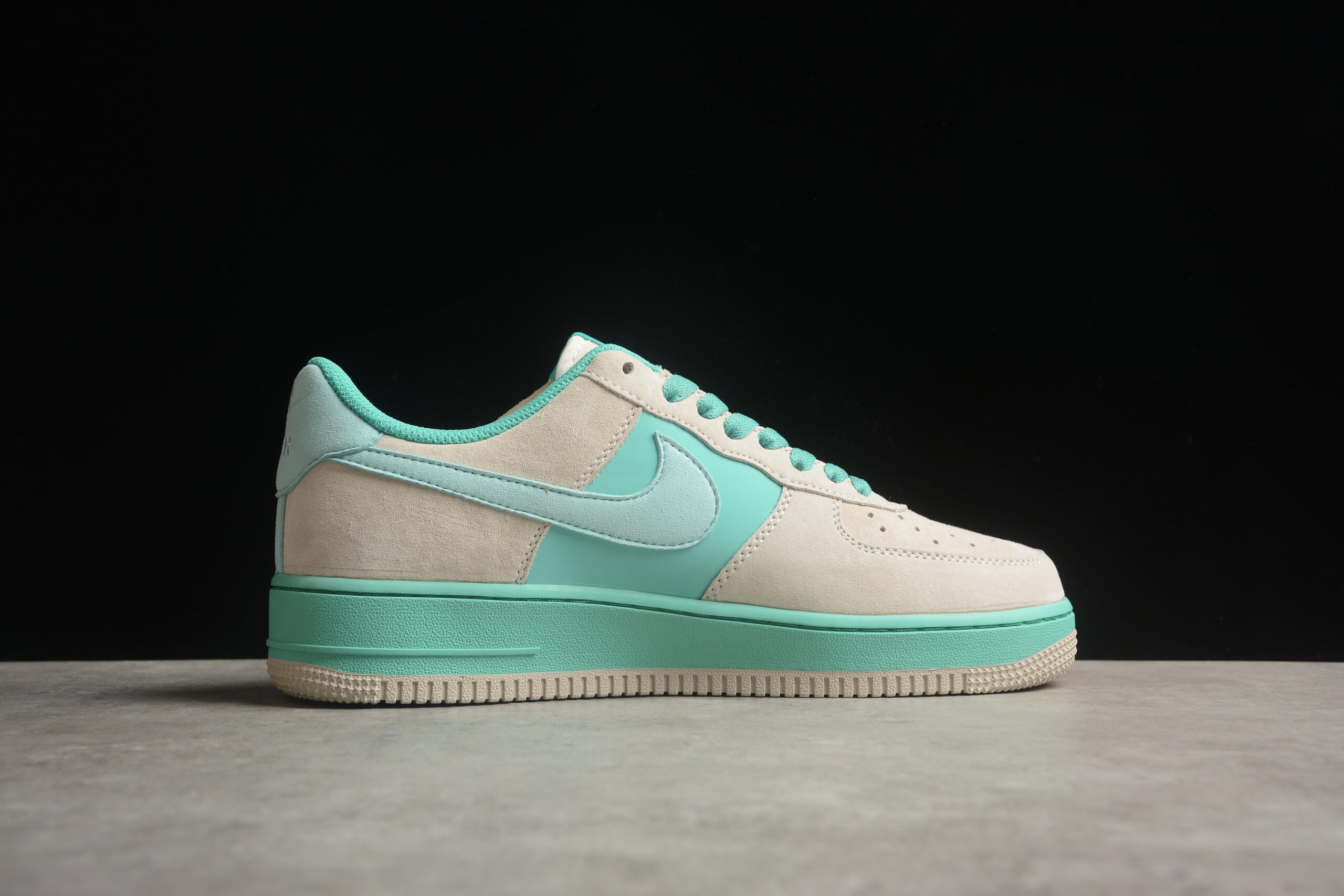 Tiffany & Co. x Nk Air Force 1'07 Low SP "Friends and Family" DZ1382-222