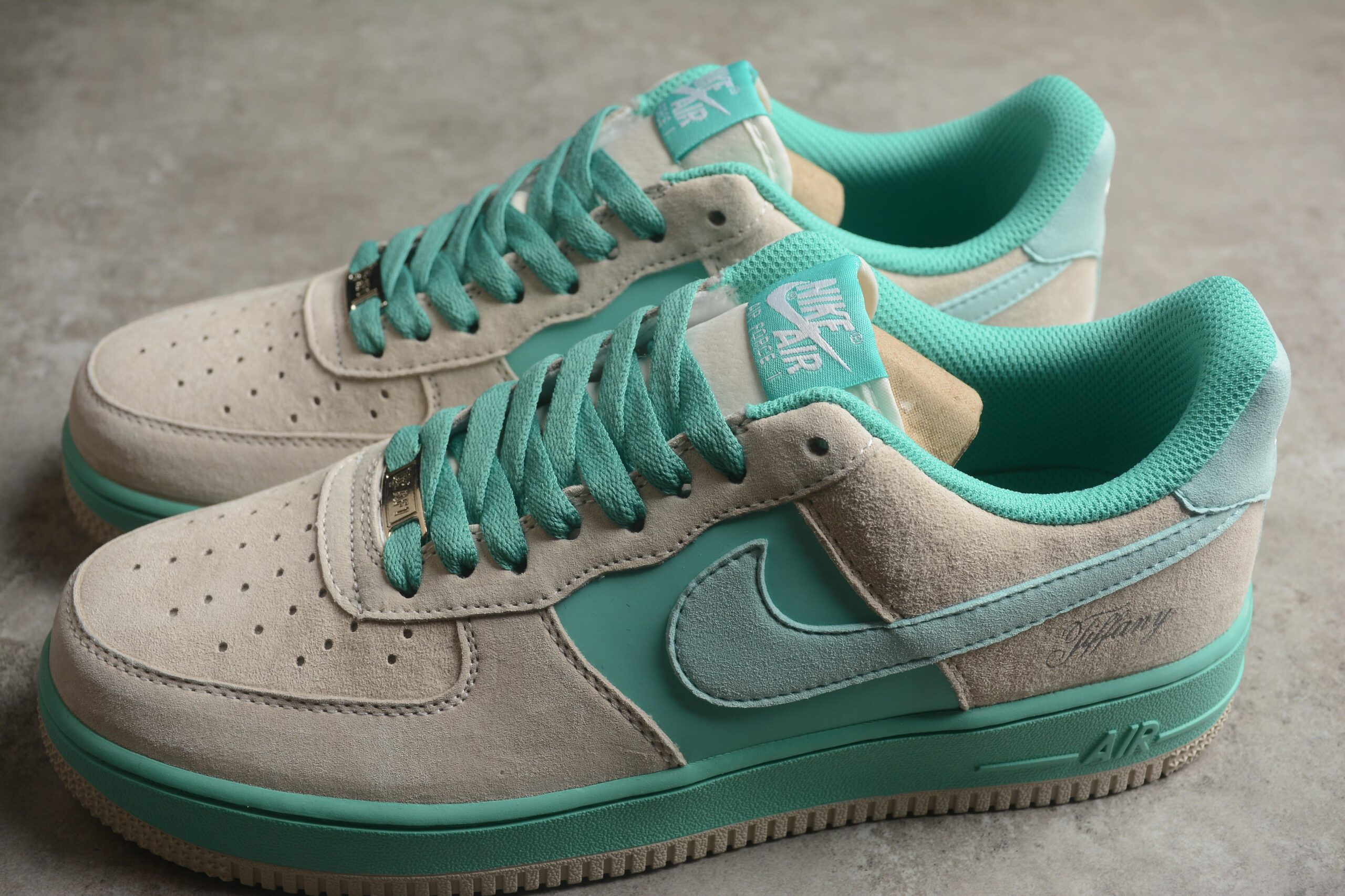 Tiffany & Co. x Nk Air Force 1'07 Low SP "Friends and Family" DZ1382-222 - Image 4