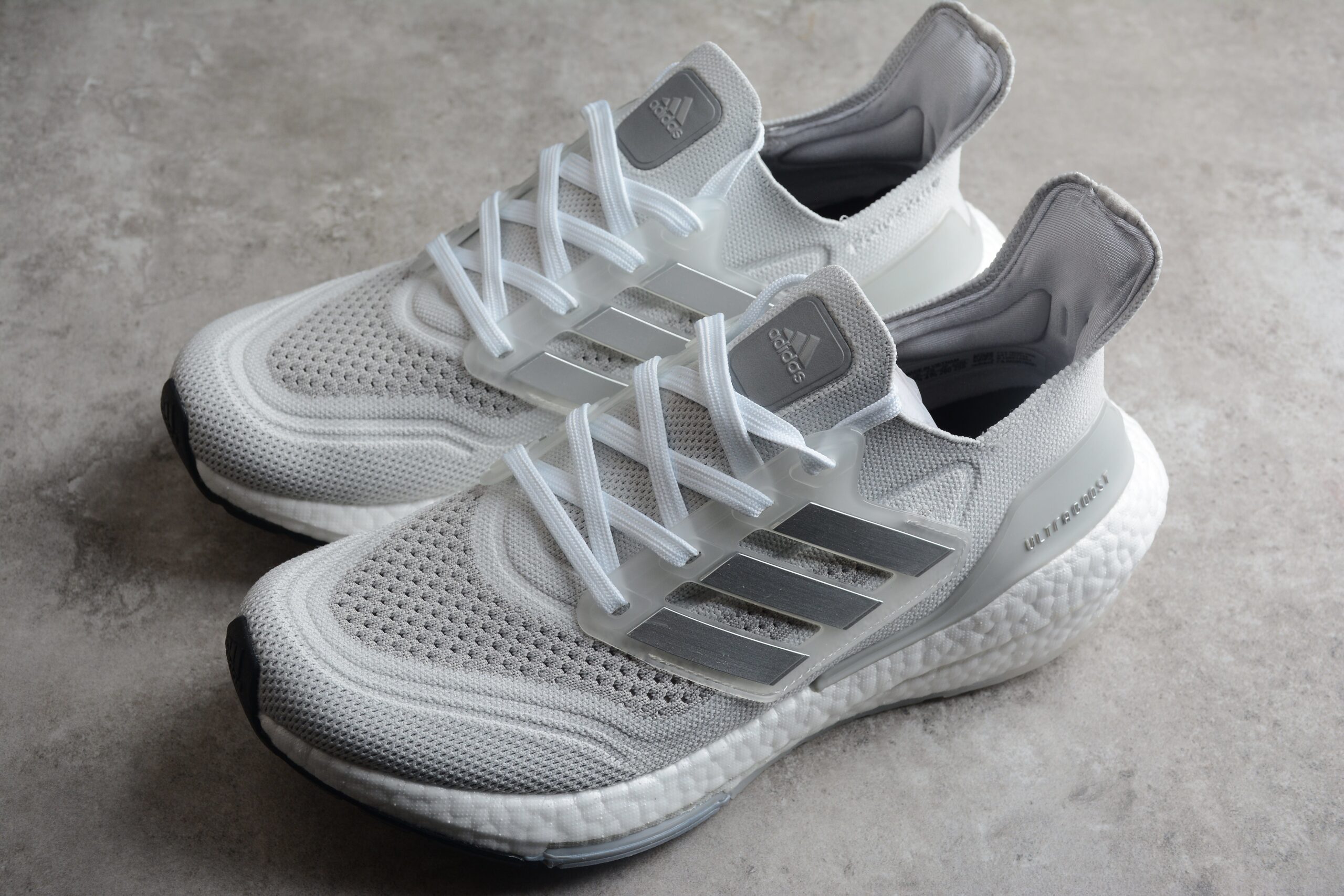 UltraBoost 21 UB21 GV7724 - Image 2