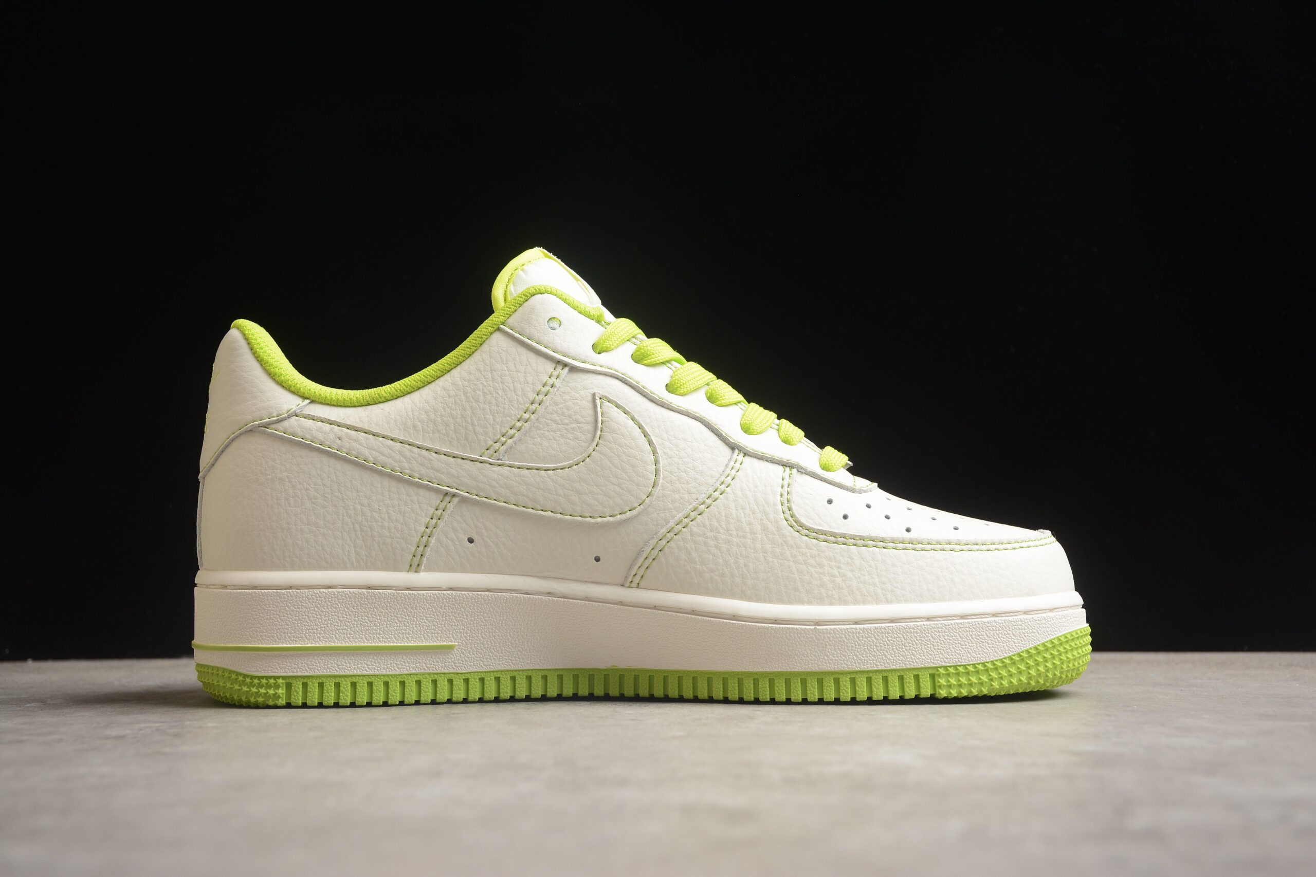 Undefeated x Nk Air Force 1'07 Low UN1988-888