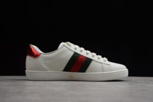 WOMEN’S GUCCI ACE SNEAKER WITH BEE