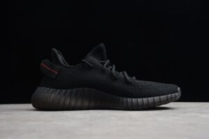 Yeezy BOOST 350 V2 Bred