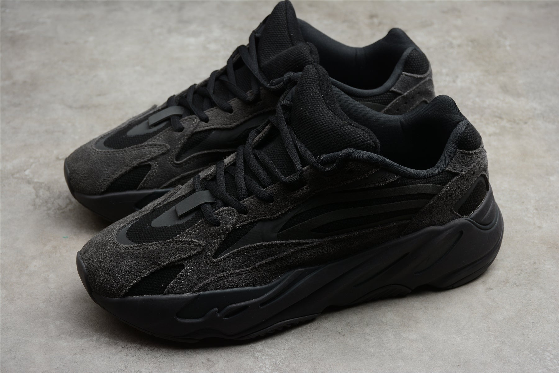 Yeezy Boost 700 V2 Vantage - Image 3