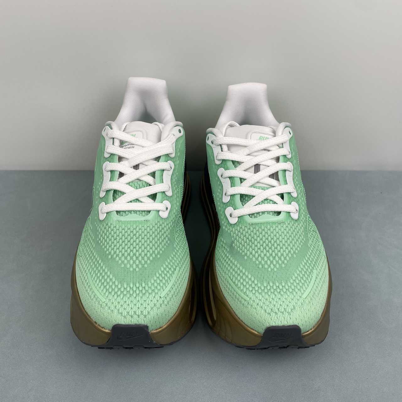 NIKE Vomero Premium - Image 4