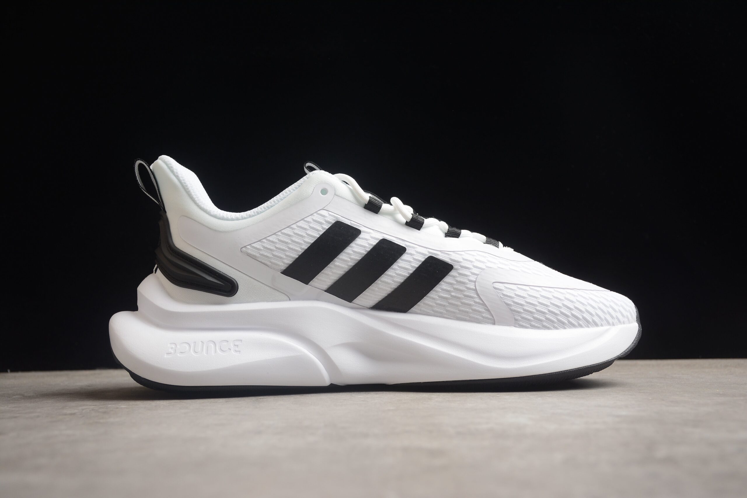 adidas AlphaBounce + HP6146