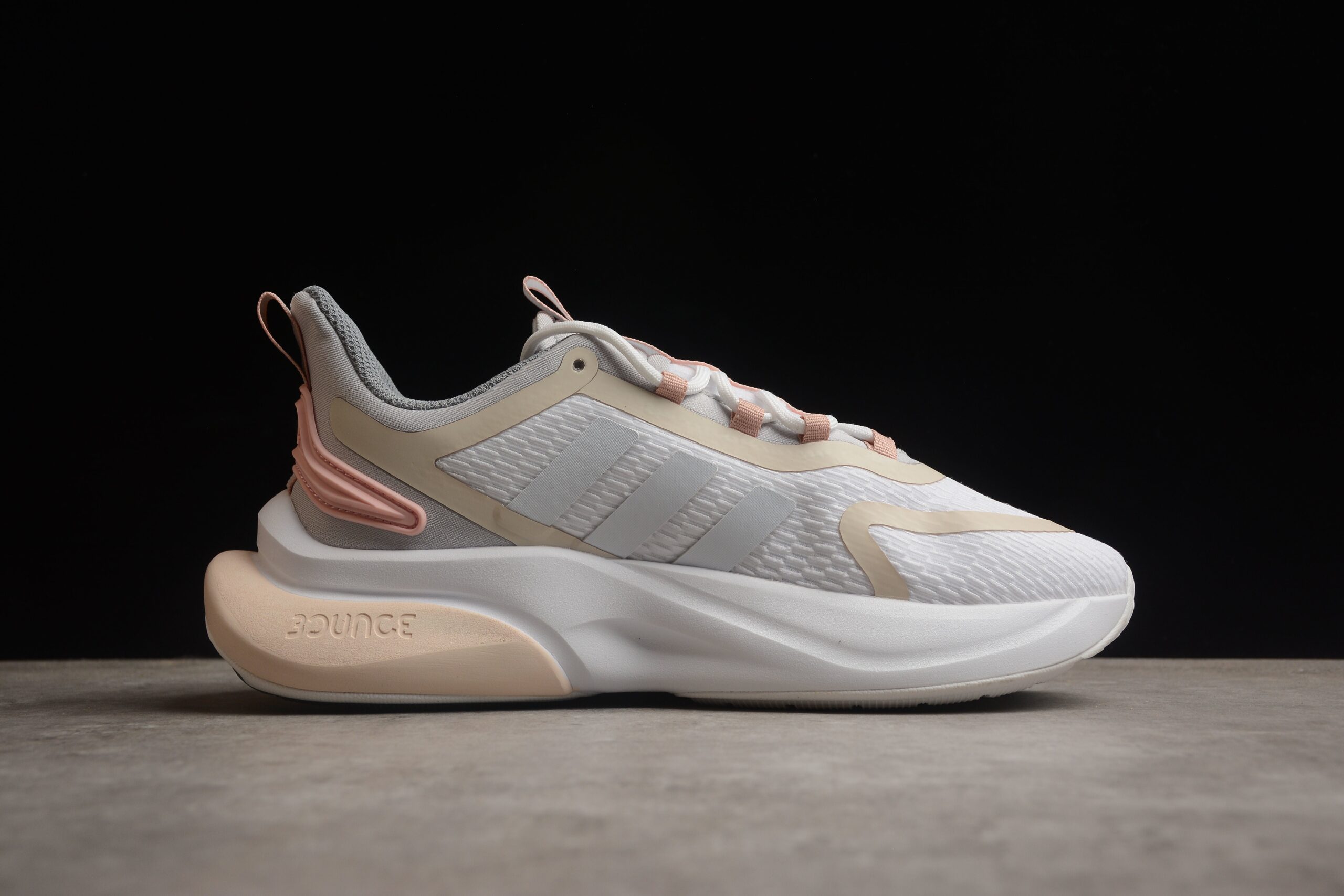 adidas AlphaBounce +HP6147A