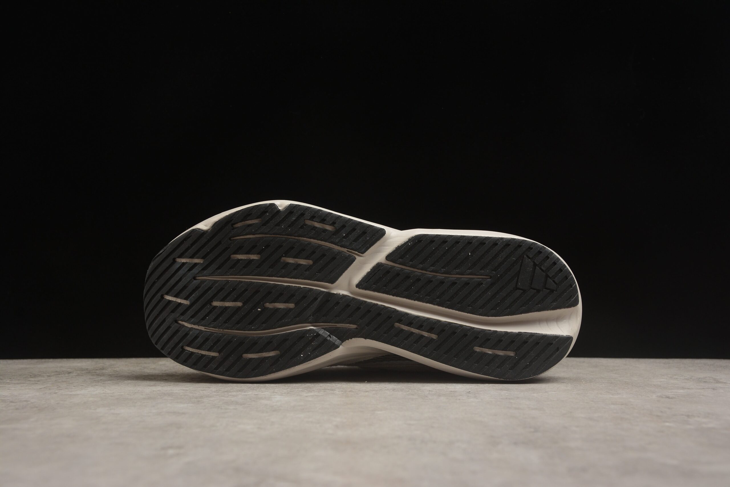 adidas LIGHTSTRIDE JQ9975 - Image 4