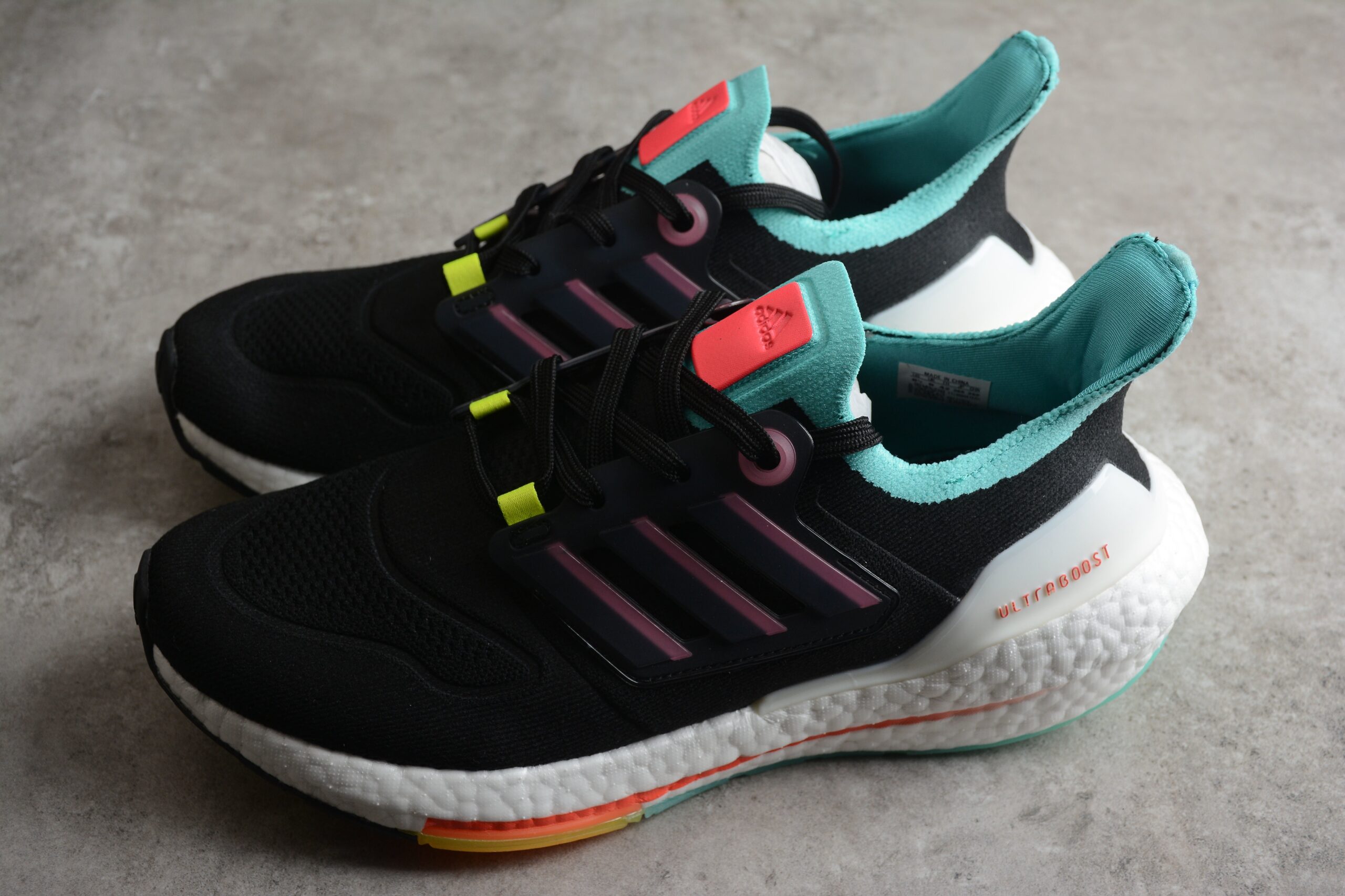 adidas ulrtra boost 22 GY4516 - Image 2