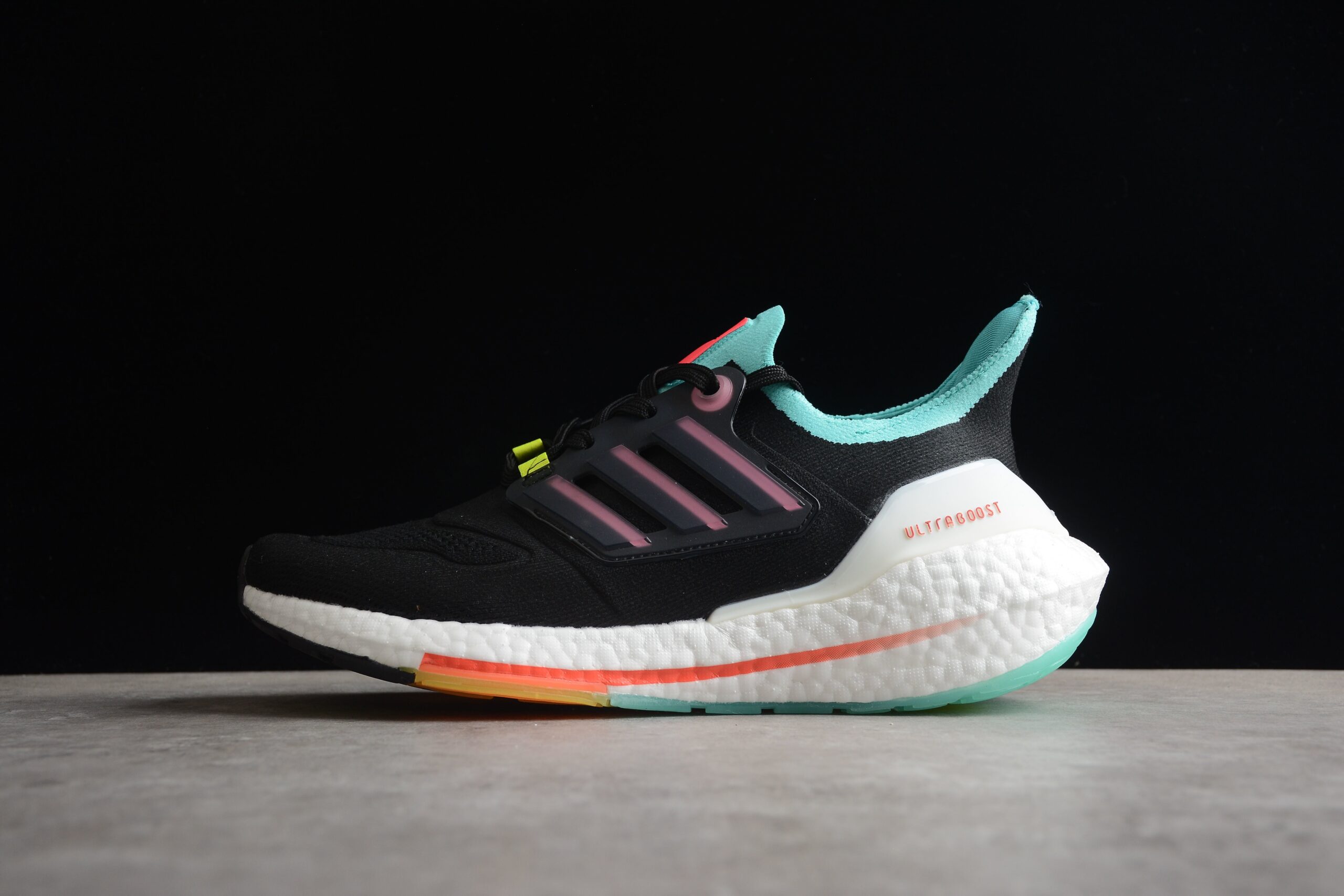 adidas ulrtra boost 22 GY4516 - Image 3