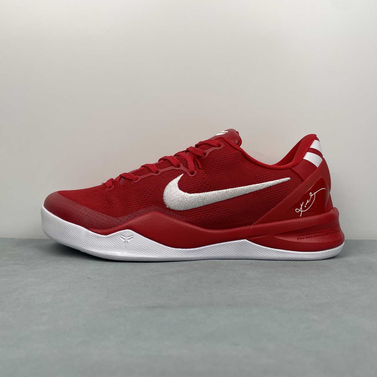 Nike Kobe VIII - Image 3