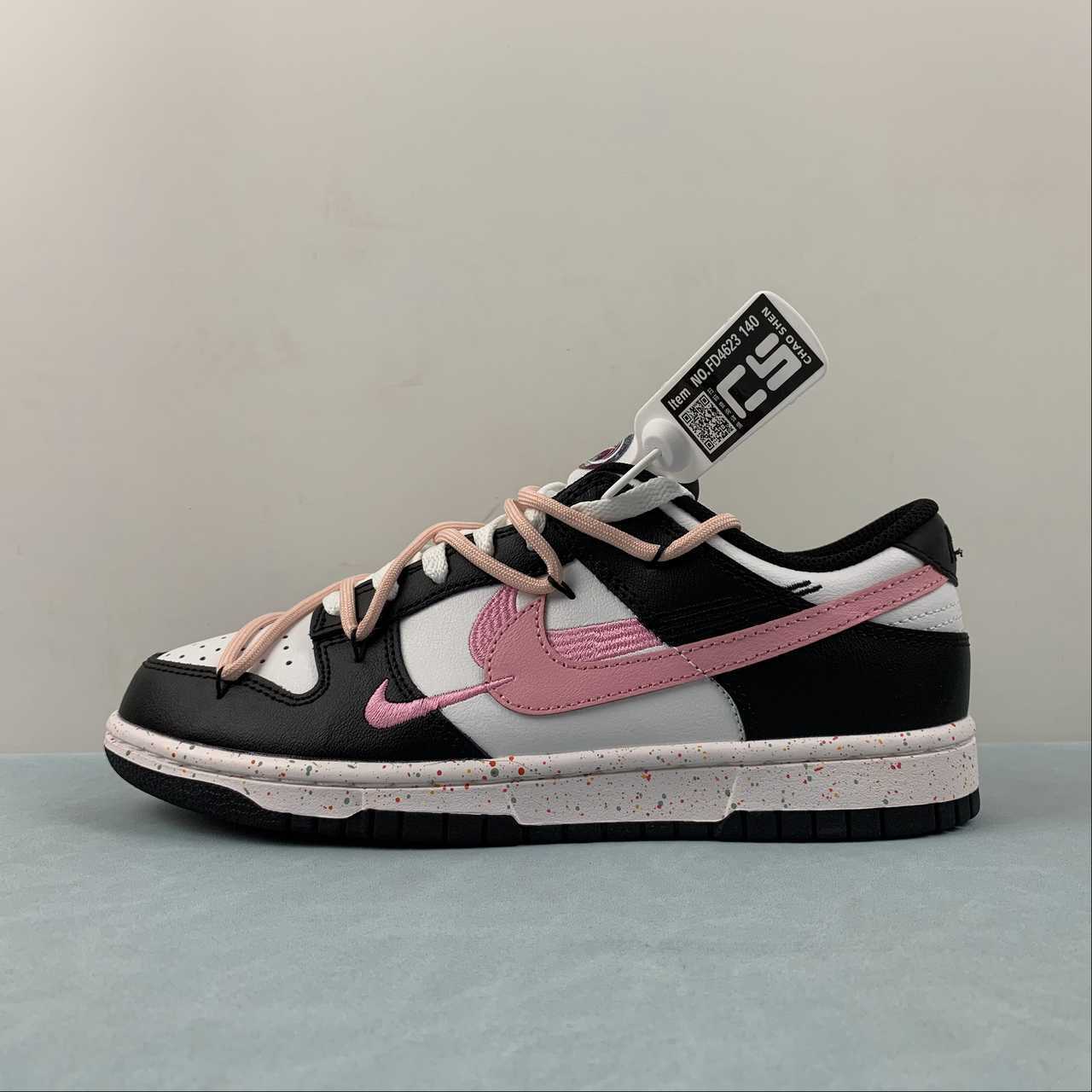 Nike Nike SB Dunk Low Shoes - Image 4