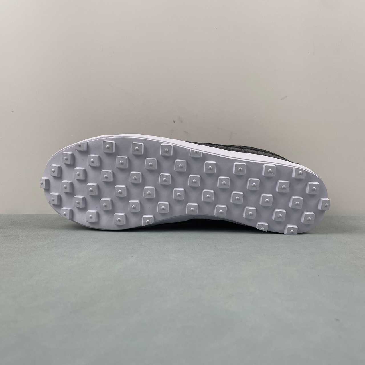 Nike Astro Grabber - Image 5