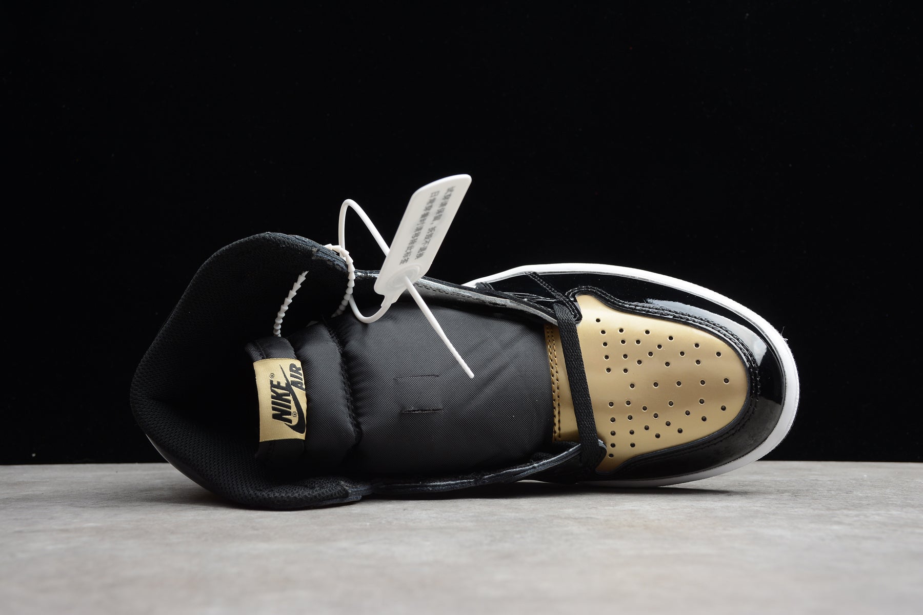 Air Jordan 1 Retro High OG (R40 CJ Premium Version) - Image 3