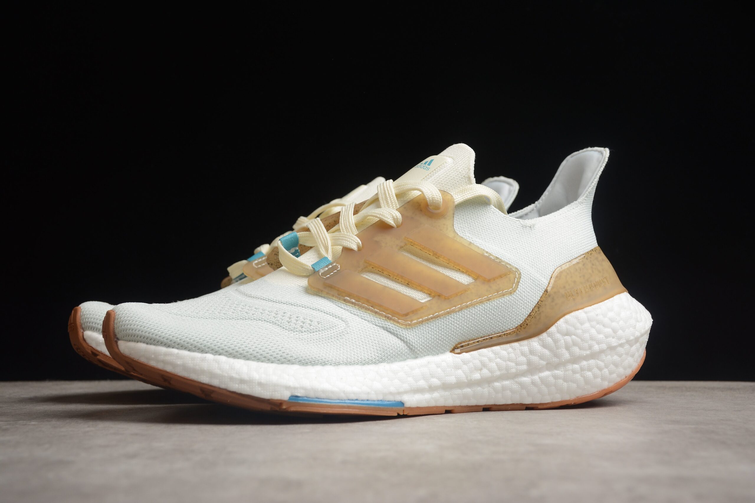 Ad Ultra Boost 22 GX9141 - Image 2