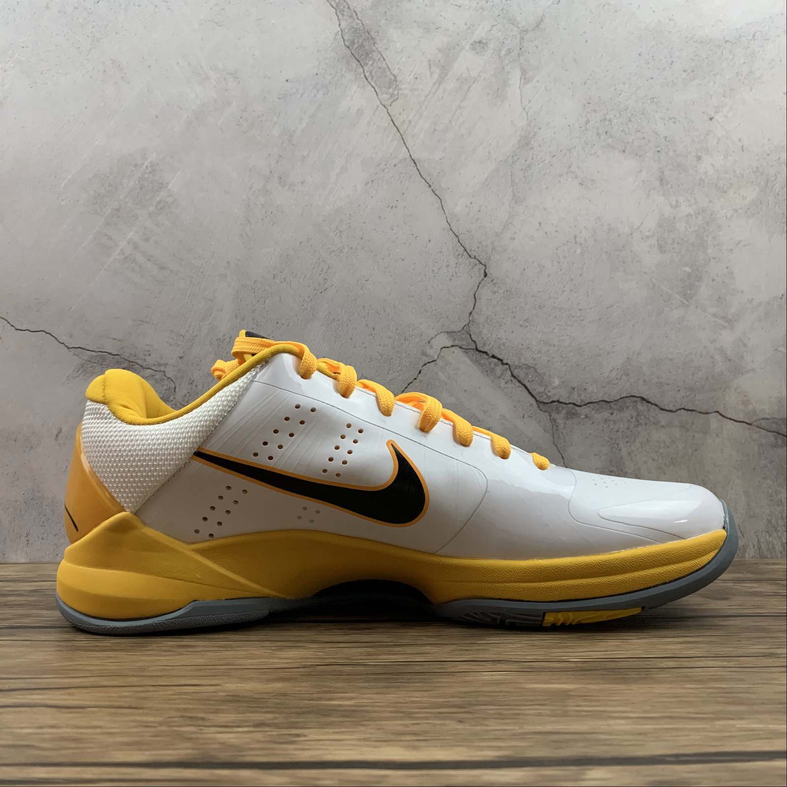 Nike Zoom Kobe - Image 2