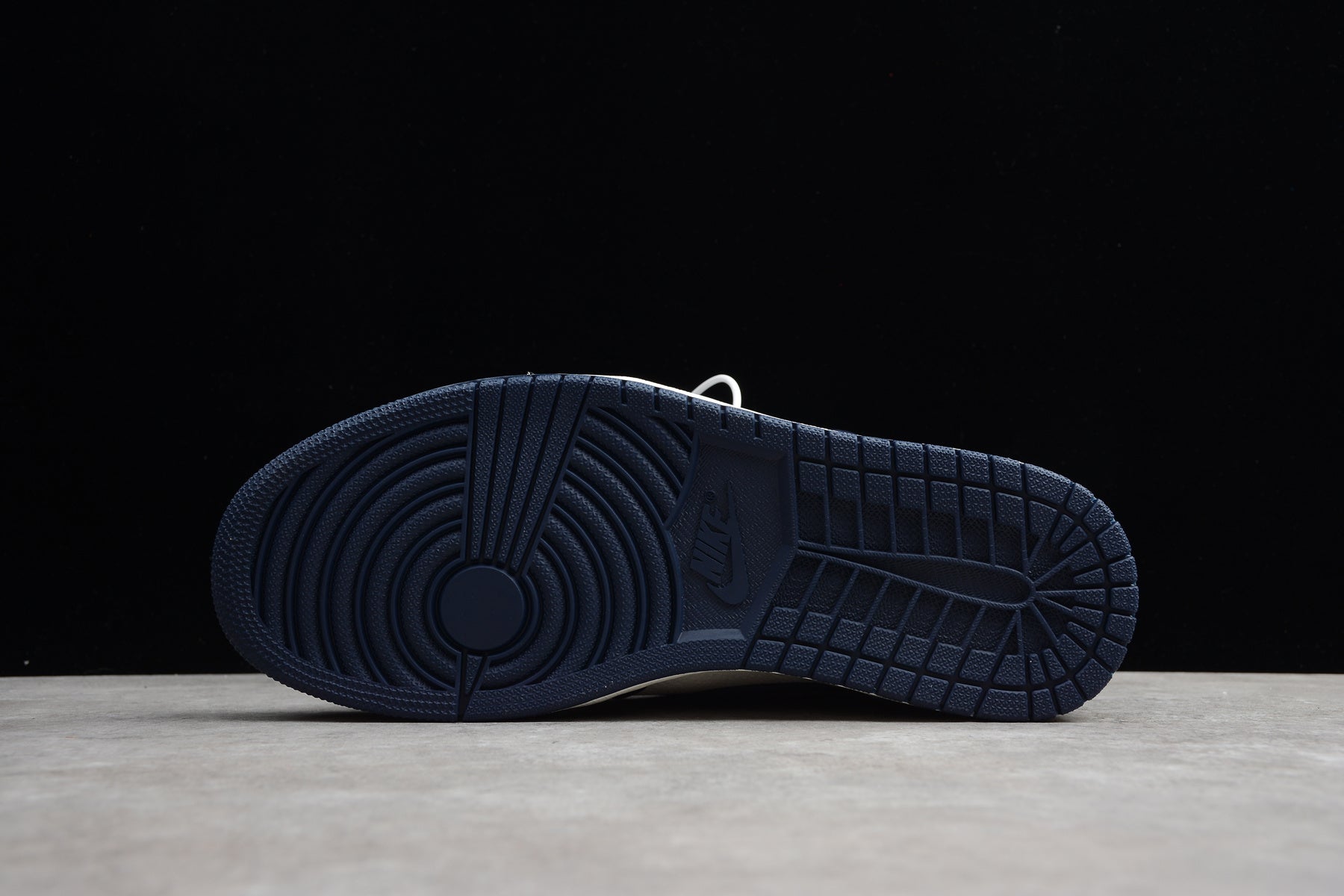 Air Jordan 1 Retro High OG (R40 CJ Premium Version) - Image 5