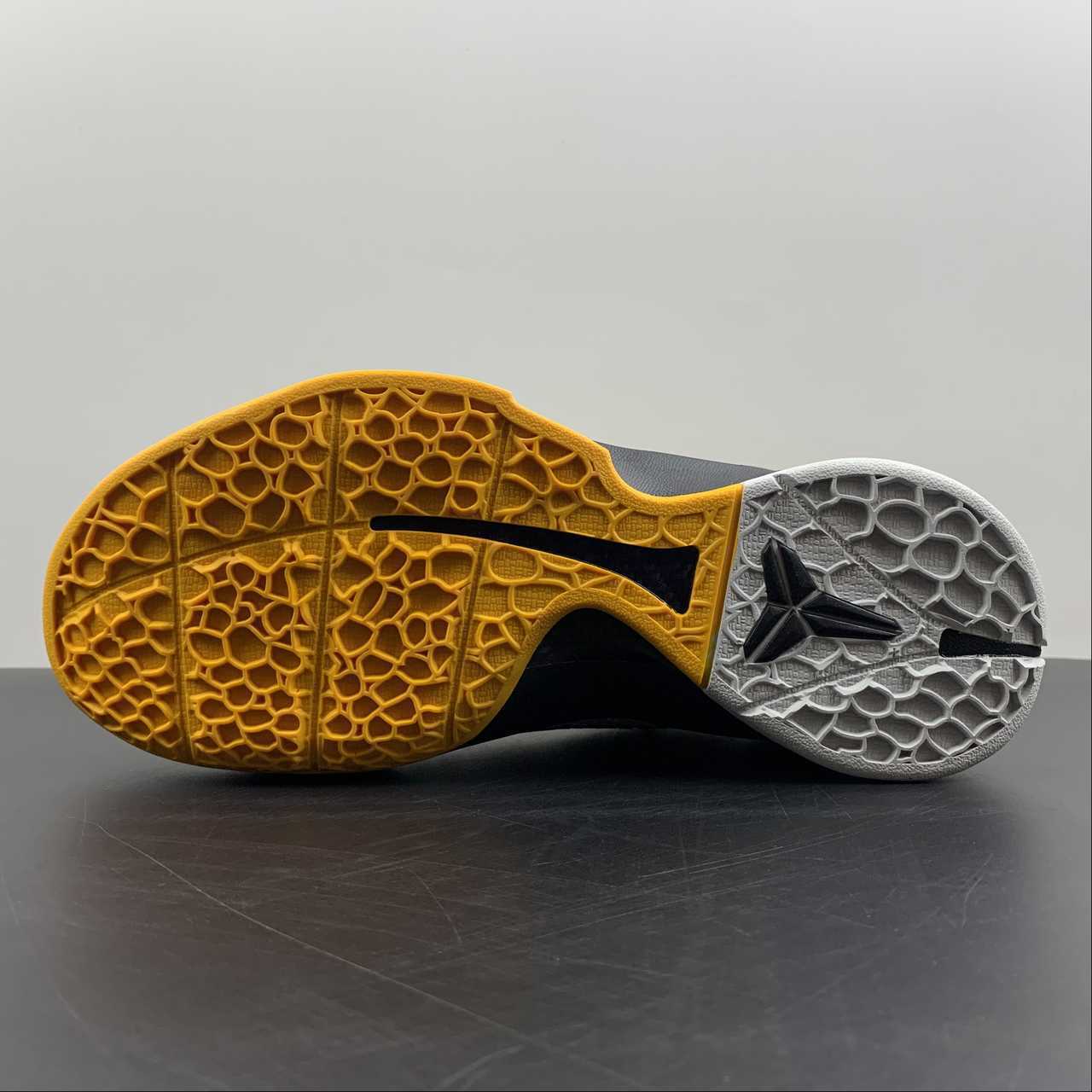 Nike Kobe - Image 4