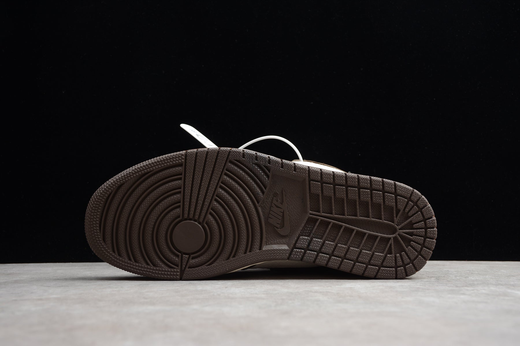 Air Jordan 1 Retro High OG (R45 CJ Premium Version - Image 2