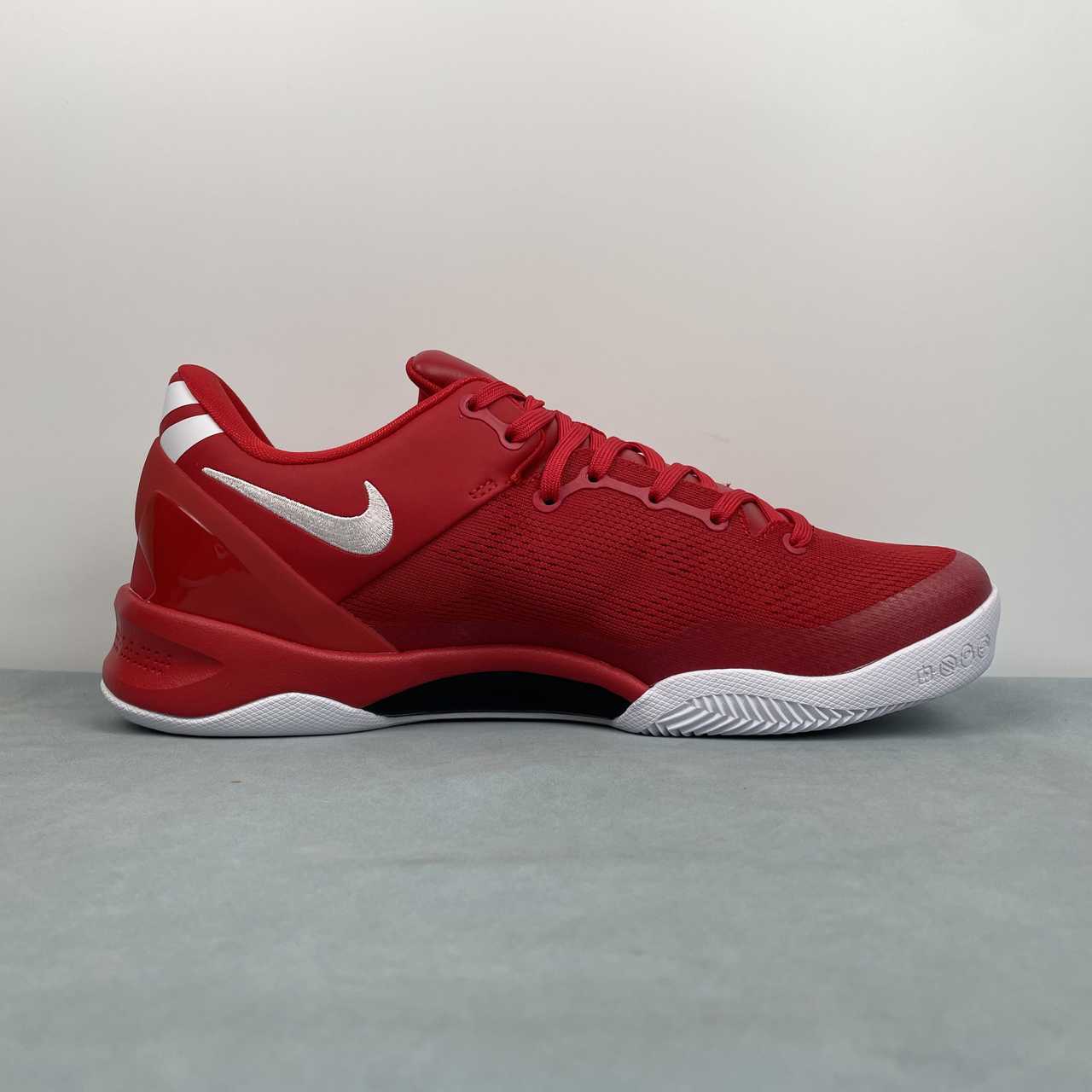 Nike Kobe VIII - Image 4