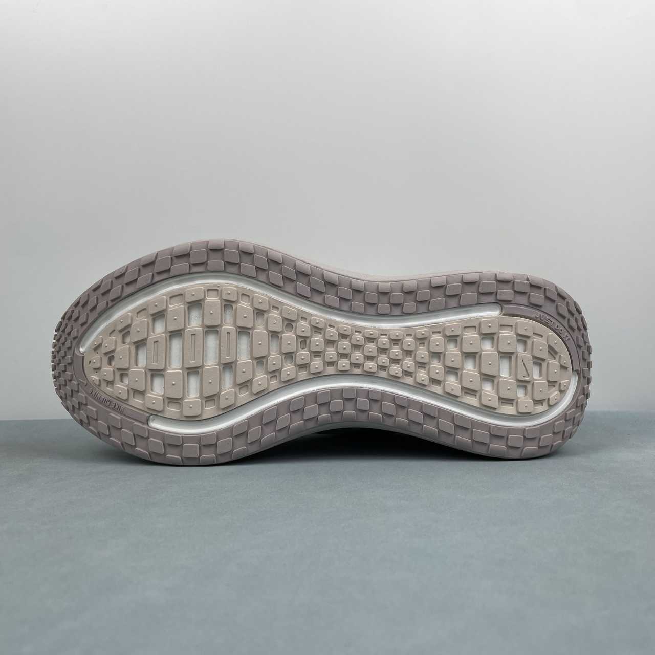 Nike Zoom Vomero PLUS - Image 5