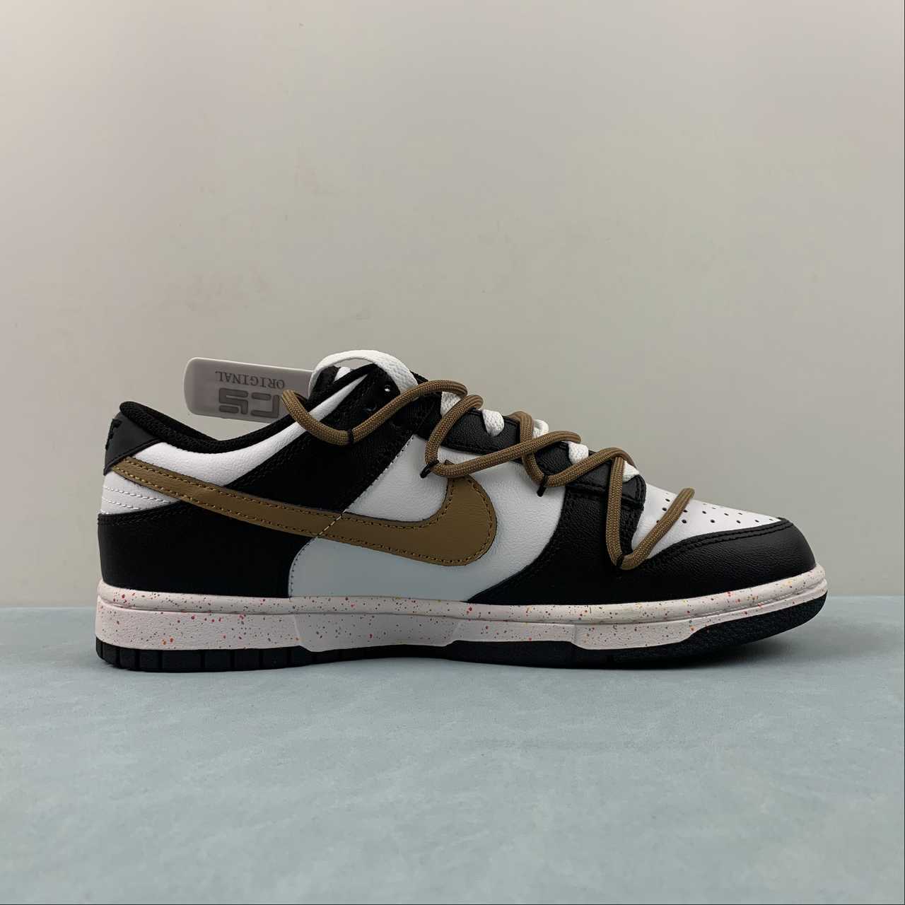 Nike Nike SB Dunk Low Shoes - Image 2