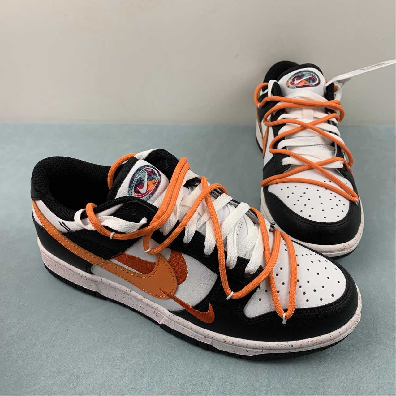 Nike Nike SB Dunk Low Shoes - Image 4